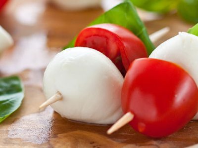 mozzarella-tomato-kebabs