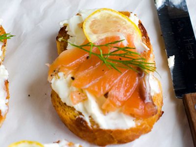 smoked-salmon-crostini
